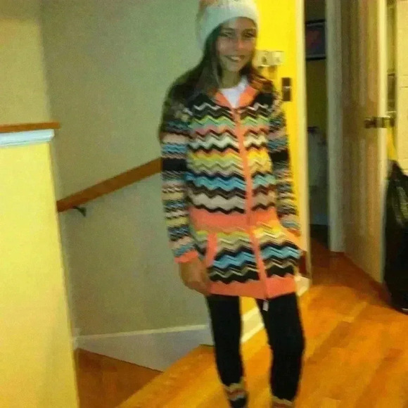 MISSONI Zig Zag Long Sleeve Hooded Girls Cardigan sz large perfect condition - Picture 3 of 3